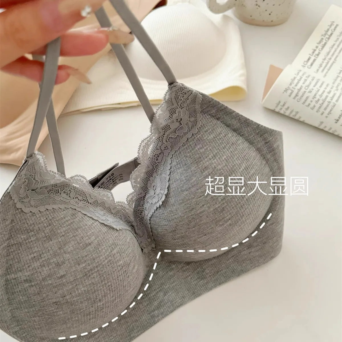 Women's Comfortable Thin Strap Breathable Wire Free Thin Soft Lace Push-Up Bra Nylon Sexy Women Sport Bra